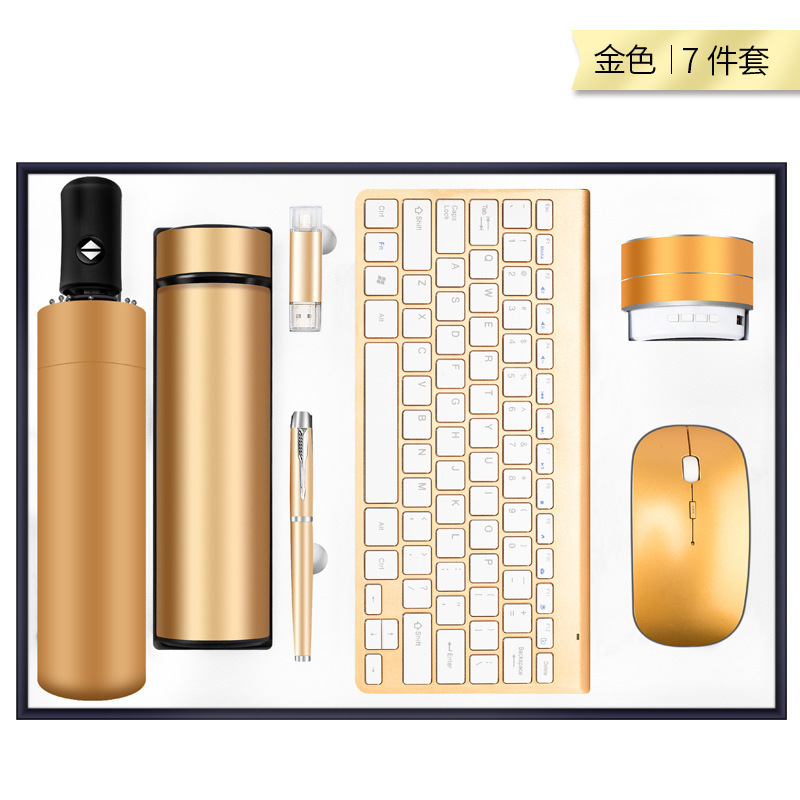 ชุดทองคำ 7 ชิ้น ประกอบด้วย คีย์บอร์ด เมาส์ ลำโพง แฟลชไดรฟ์ USB แก้วควบคุมอุณหภูมิ ร่ม และปากกา