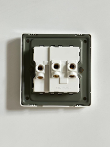 CNBW, alto rendimiento de costo, interruptores y enchufes estándar del Reino Unido, enchufe de pared multifunción de 5 pines, enchufe de interruptor universal con neón
