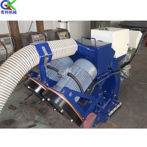 Self-moving Deck Derusting <strong>Machine</strong> with Magnetic Plate to Colect Bools for Sale