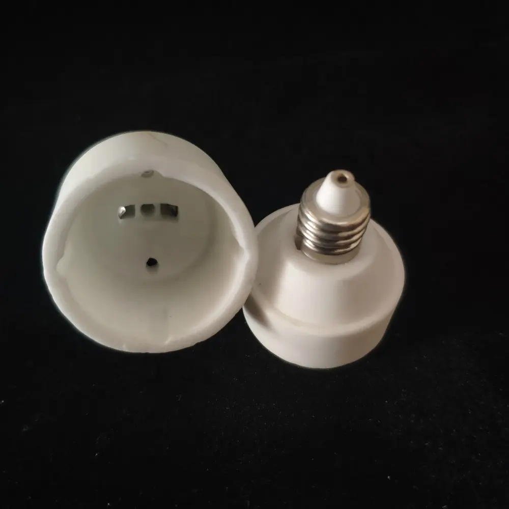Alumina ceramic lamp holder