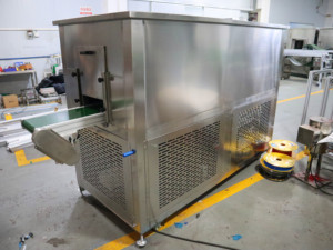 Fabrika fiyat tünel tipi ruj dondurma makinesi, dudak balsamı/dudak parlatıcısı <span class=keywords><strong>chiller</strong></span> soğutma makinesi - Product Image 2