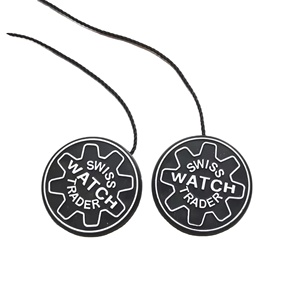 Etiquetas colgantes de plástico con logotipo en relieve para reloj, marca propia personalizada de alta calidad, sello de reloj, etiqueta de zapatilla con cadena de nailon - Product Image 3