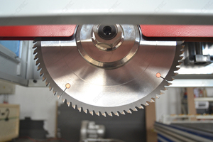 Enrutador CNC Atc de máquina multifunción con husillo Horizontal y sierra para ranurar y taladrar muebles de madera - Product Image 6