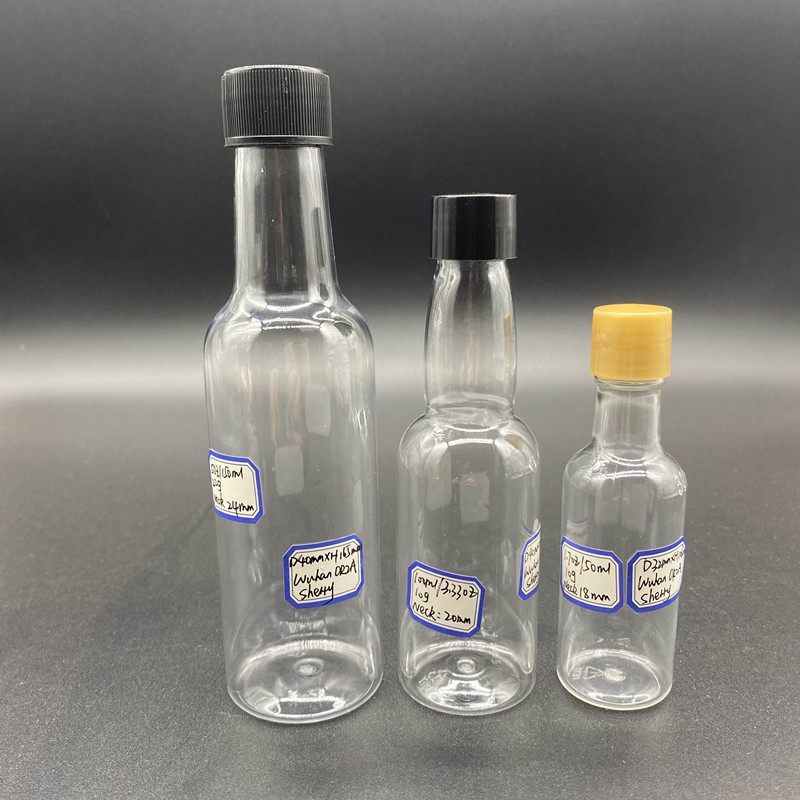 Bouteilles de sauce piquante