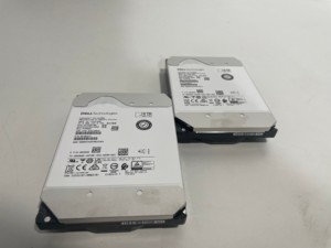 亚瑟18T 3.5英寸SAS接口服务器硬盘全新内部硬盘厂家优惠价格直销