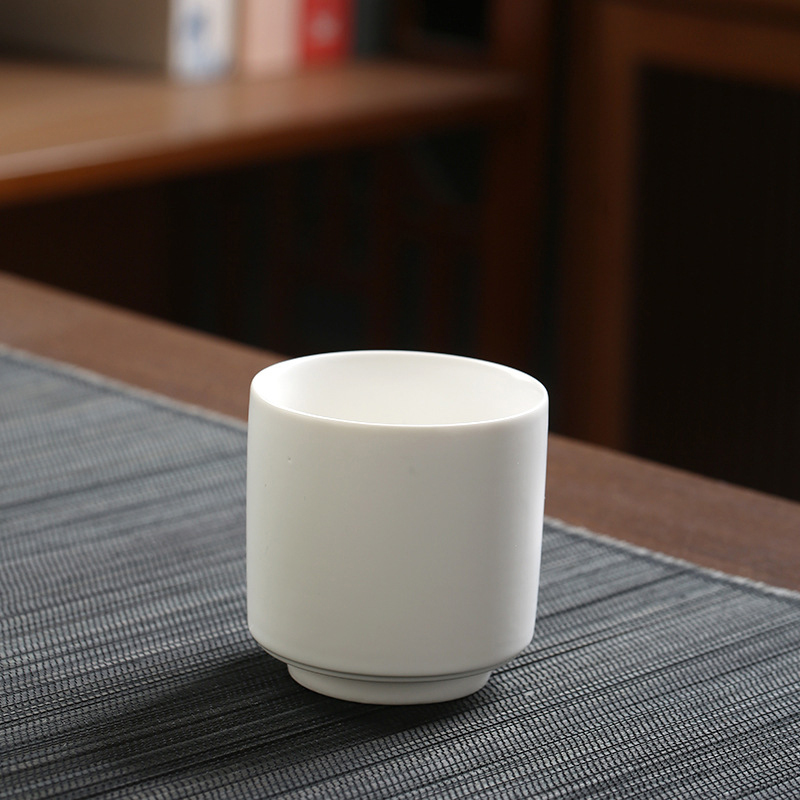 Tasse à thé blanche