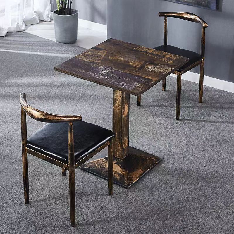 60*60 una mesa y dos sillas vieja placa de matrícula