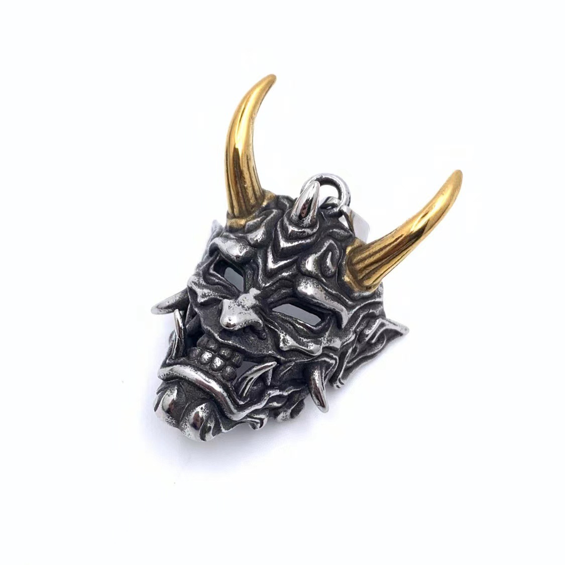 Pendentif bicolore avec une chaîne de 70 cm de long