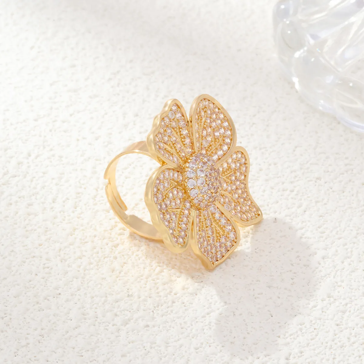 सीडीडी नई डिजाइनर आकार बदलने योग्य महिला सगाई की अंगूठियां उत्तम जिक्रोन फूल की अंगूठी शादी सौंदर्य आभूषण