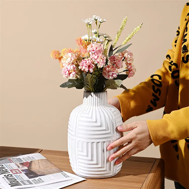 Vaso in ceramica di gres porcellanato bianco opaco di design personalizzato per schermi e divisori