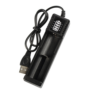 調整可能なUSB充電器18650/21700/26650バッテリードック2AシングルスロットQC3.0 5W電気機能4.2V出力5V/2A入力 - Product Image 1