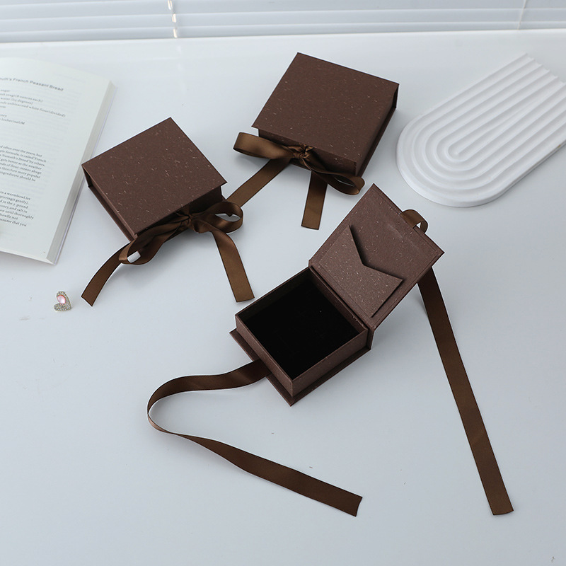 2 pocket ribbon box