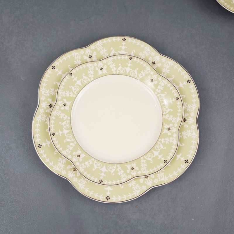 24PCS Porcelain Tableware Set New European Style New Bone China Plate Bowl with Golden Rim 5