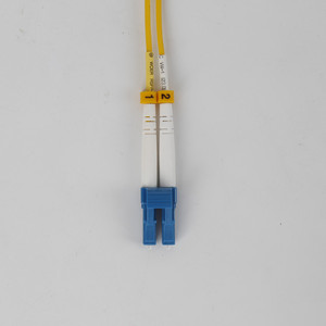 LC-LC SM DX Jumper dubleks Fiber yama kablosu tek mod 9/125 LC/<span class=keywords><strong>UPC</strong></span> LC/<span class=keywords><strong>UPC</strong></span> optik Fiber yama kablosu