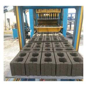 QTJ4-<span class=keywords><strong>25</strong></span> Moldagem rápida Máquina para fazer blocos ocos automática fácil de operar Máquina para pavimentar tijolos de concreto Máquina para fazer blocos de cimento