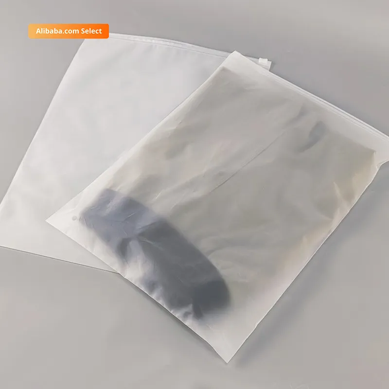 Impression personnalisée Sacs en plastique refermables écologiques avec poignée pour sac d'emballage de vêtements