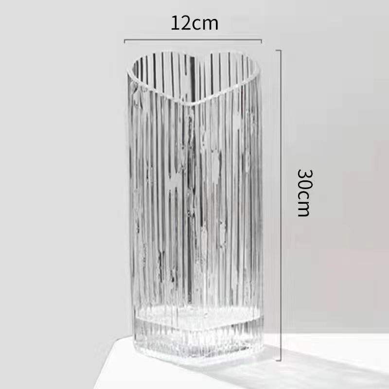 ใหญ่โปร่งใส