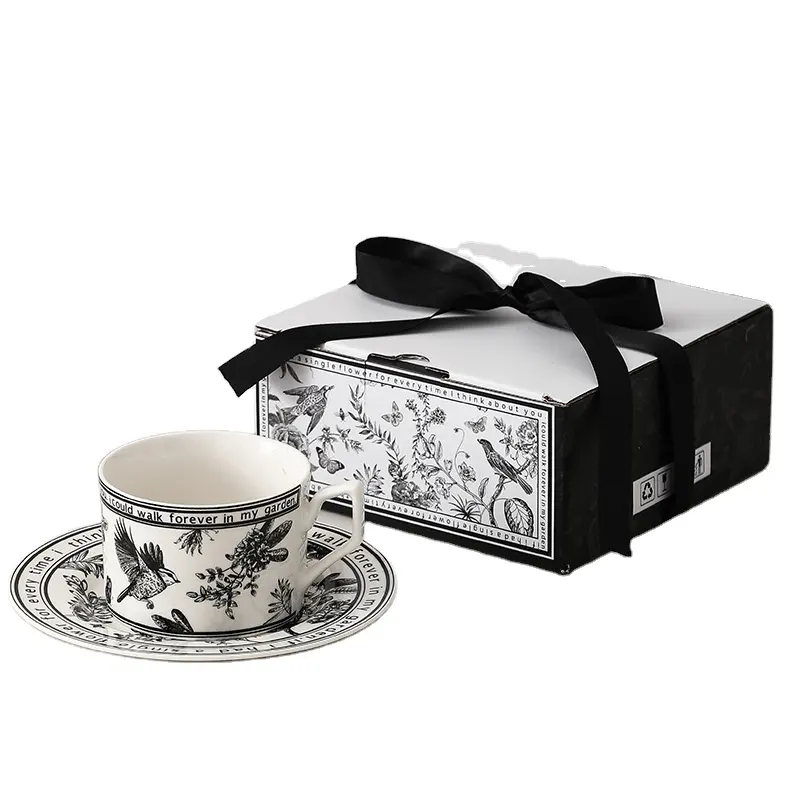 Yaratıcı tasarım Vintage çiçek kahve fincan ve çay tabağı takım hediye seyahat kupa öğleden sonra çay bardağı takım