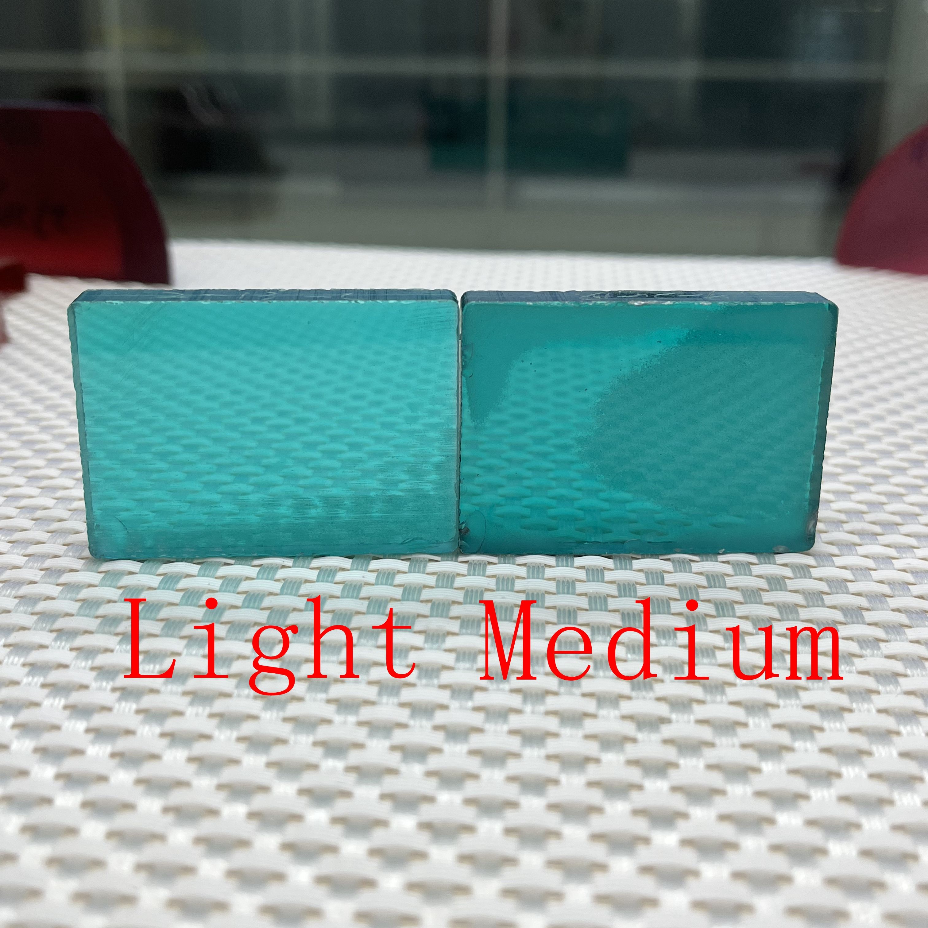 Light+Medium paraiba