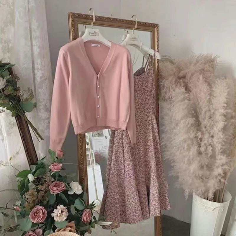 Frühling und Herbst maßge schneiderte japanische Retro-V-Ausschnitt lang ärmel ige rosa gestrickte zweiteilige Strickjacke Vintage-Pullover