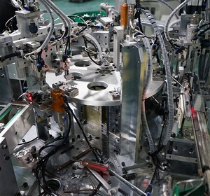 Industria 4,0 Línea de producción automática Montaje de fábrica Automatización Aplicaciones robóticas integradas Solución de automatización llave en mano - Product Image 2