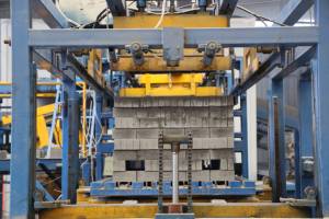 Máquina de fabricación de bloques de hormigón QTF10-15, sistema de apilador de embalaje de palés totalmente automático, máquina hidráulica - Product Image 4