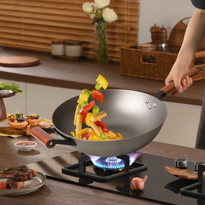 Wok in ghisa leggera tradizionale Wok Pan antiaderente con copertura in vetro