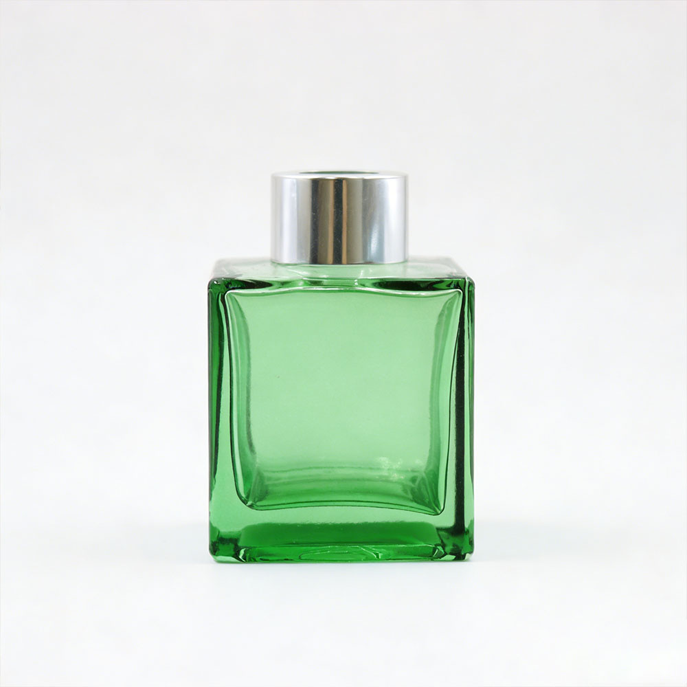 สีเขียว