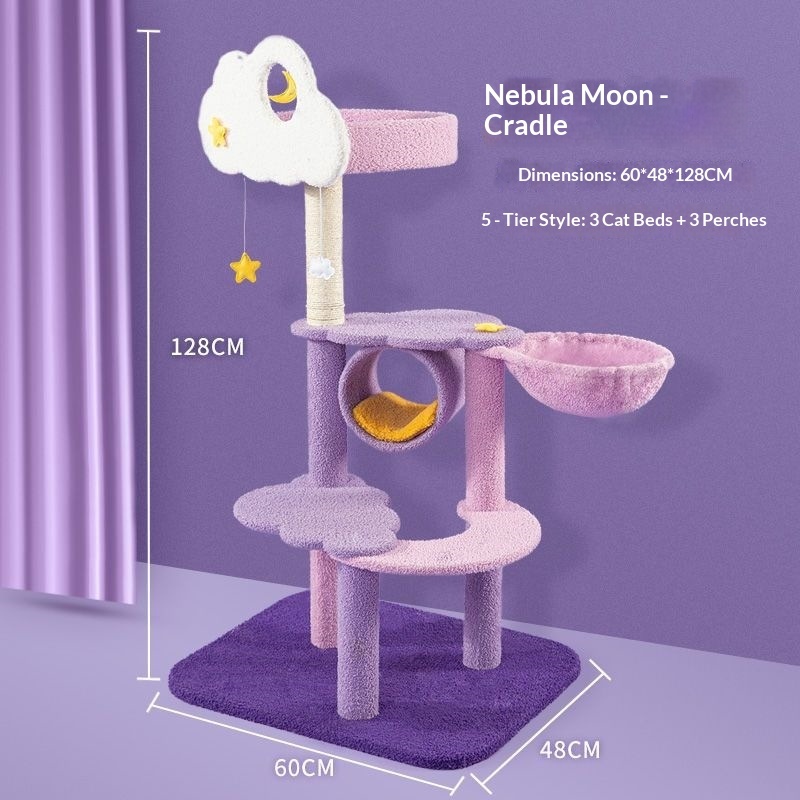 Las nubes cunilian las estrellas y la luna.