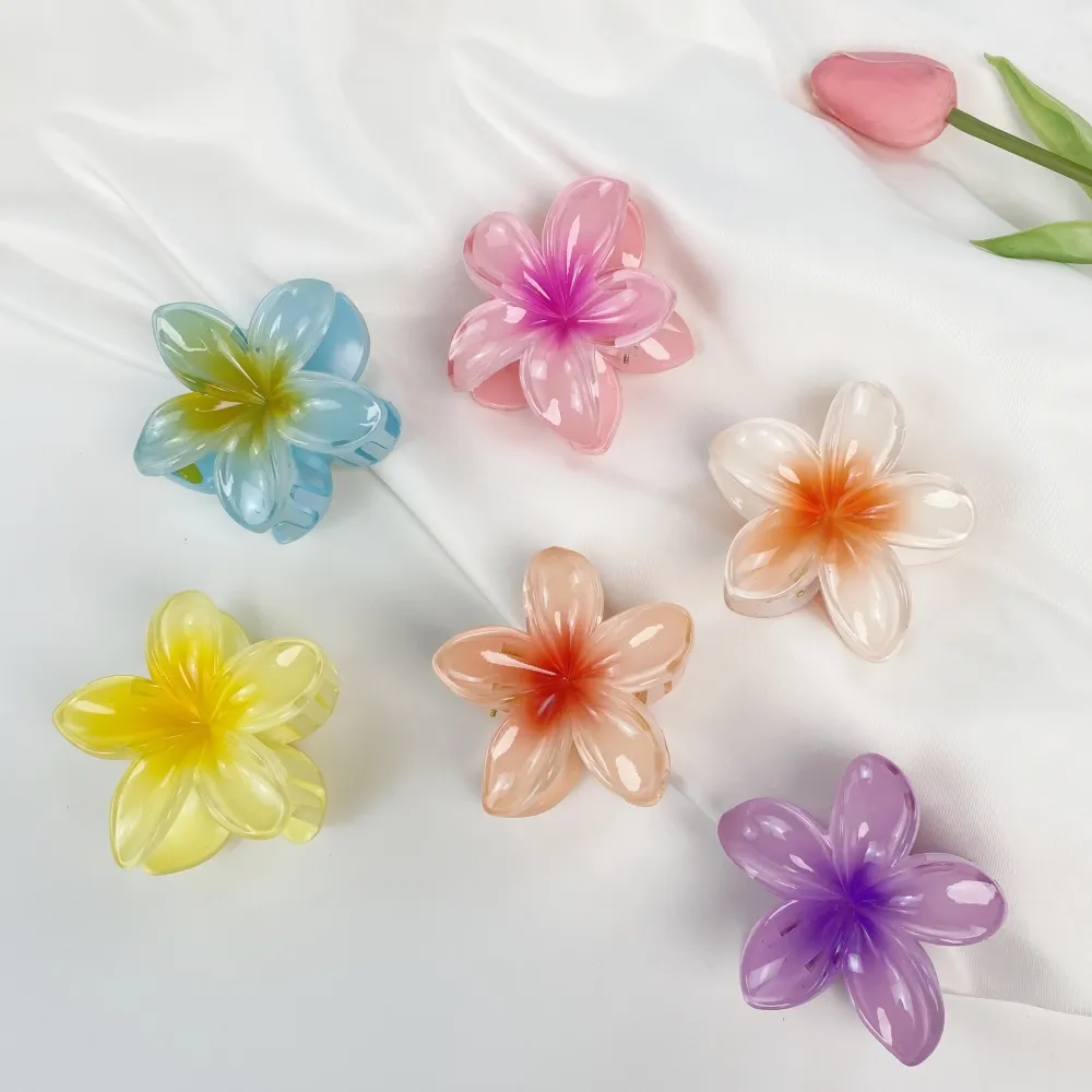 Summer Beach Vacation INS Accessoires pour cheveux Pinces à cheveux en plastique Couleur claire Plumeria Flower Hair Claws Casual Shark Clips