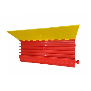 Fabrika toptan ağır koruyucu köprü kapak kauçuk hız yumru 1 2 3 4 5 kanal kablo rampası - Product Image 1