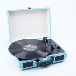 「ポータブルLPプレーヤーとスピーカー内蔵のVintageTechnics Bluetoothターンテーブル」 - Product Image 1