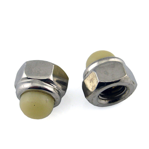 Dadi con cappuccio a cupola con inserto in Nylon 986 DIN
