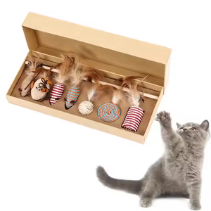 Venta caliente 7 piezas Interactivo Stick Cat Wand Toy Set Divertido Lino y madera Catnip & Feather Cat Toys Regalo perfecto para gatos Perros - Product Image 1