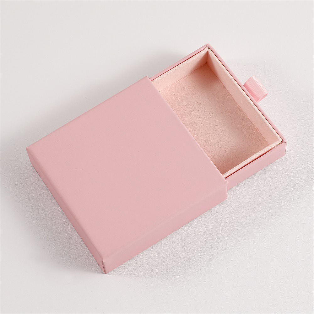 Girl's makeup box + light pink lining