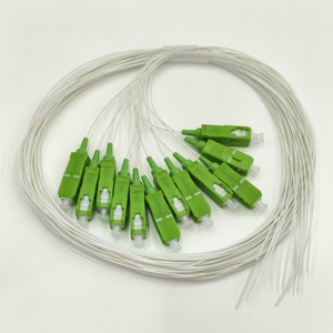 LSZH kablo beyaz ceket 9/125 G.652D tek modlu Simplex SC/<span class=keywords><strong>APC</strong></span> 1.5m 12 çekirdek Fiber optik Pigtails