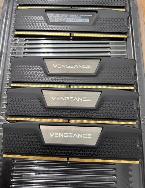 DDR5 da 128 GB (64 GBX2)