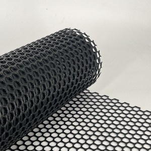 Zwart Plastic Hekwerk 8Mm-15.7 ''X10ft Voor Bescherming Van De Pluimveehouderij Voorkomen Dat Kuiken Ontsnappen, Roofdieren Verminderen Stress - Product Image 1