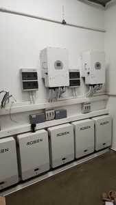 ローゼン5kwh 10kw 20kwhリチウム電池貯蔵バンク高効率5kw 10kwハイブリッド用グリッドローゼン家庭用ソーラーシステム