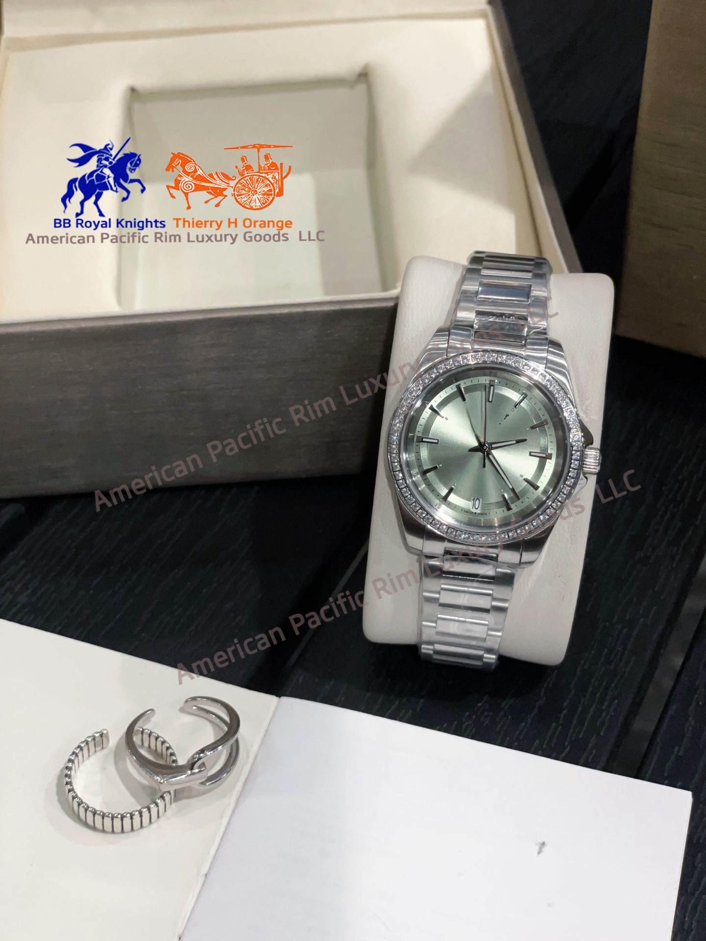 สีเขียวอ่อน