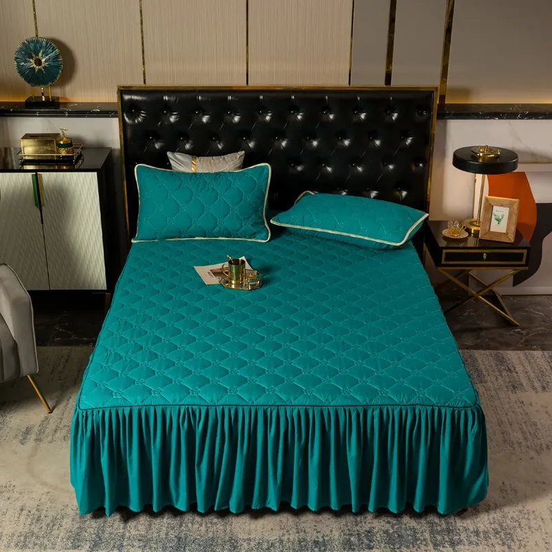 थोक क्विल्ड बेड शीट फीता बिस्तर स्कर्ट + 2 तलोकेस फैशन बिस्तर सेट राजकुमारी बेडस्प्रेड शीट