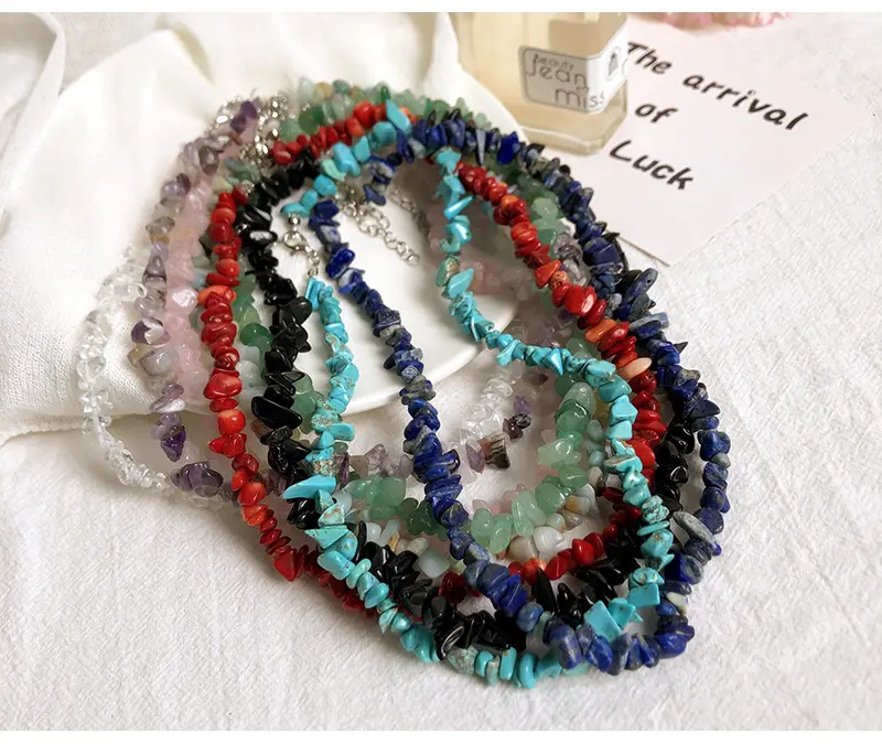 Nouveau Style de plage cristal coloré collier irrégulier de mode épissage de la clavicule collier en pierre pour femmes