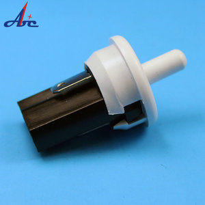Vendita calda piccolo interruttore a pulsante elettrico da 10mm funzione On-On-Off interruttore in plastica 12V Max. Voltaggio 10A Max. Corrente - Product Image 5