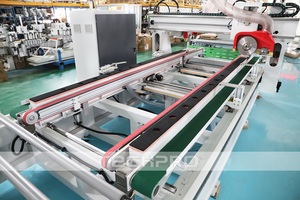Máquina de fabricación de puertas de madera para armario de cocina, máquina enrutadora Cnc de sierra de cuatro lados, enrutador Cnc de anidación de 4 ejes - Product Image 5