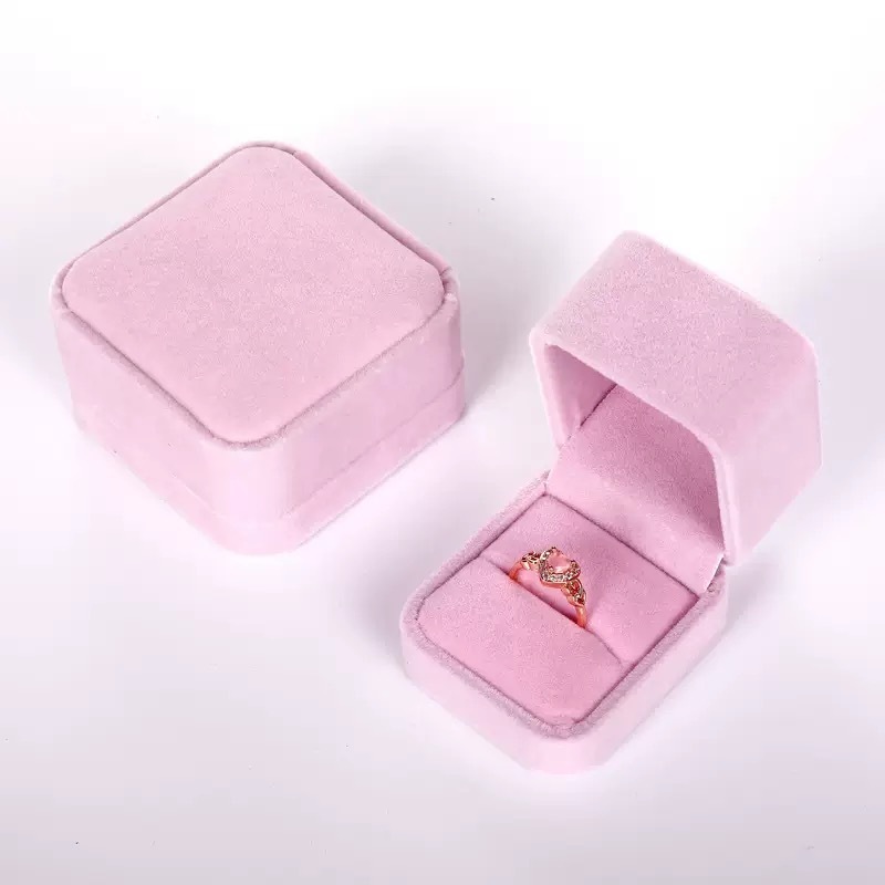 Scatola per anelli rosa