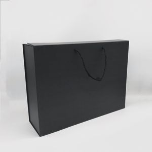 Nuova scatola personalizzata di lusso chiusura magnetica abbigliamento doganale imballaggio biodegradabile scatola di cartone pieghevole scatola di spedizione per i vestiti - Product Image 3