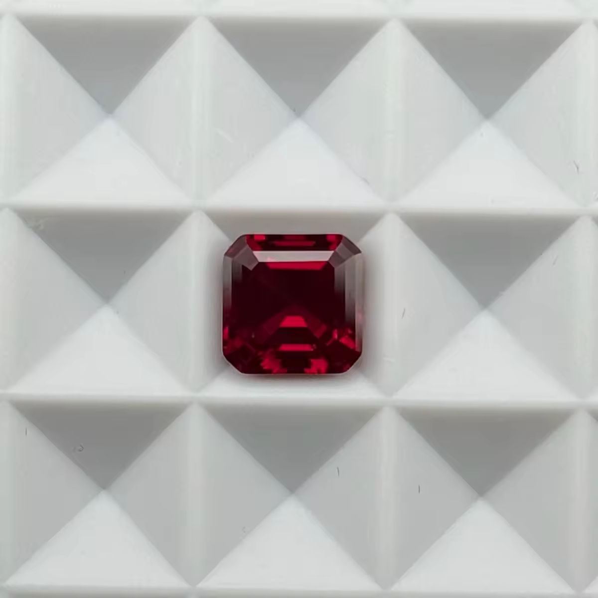 Rubis foncé