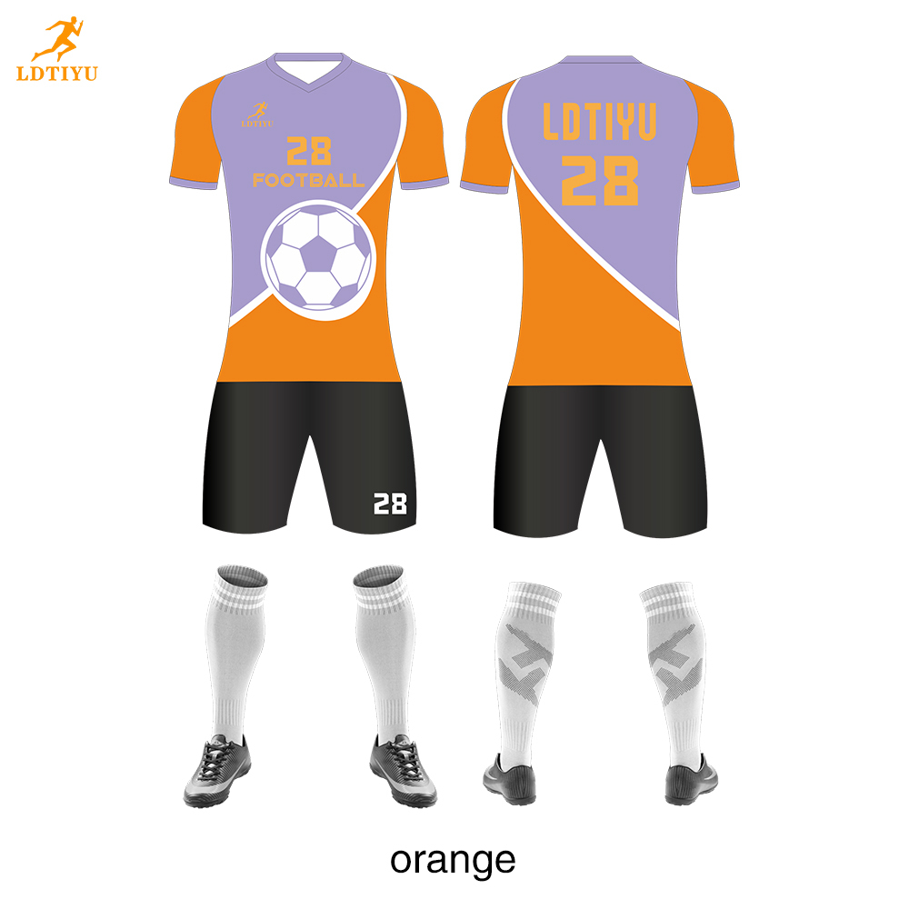 Equipaciones de fútbol universitario personalizadas
