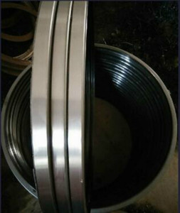 İndirimli fiyatlar paslanmaz çelik tek ve çift dudak PTFE NBR FKM metal yağ keçesi - Product Image 3