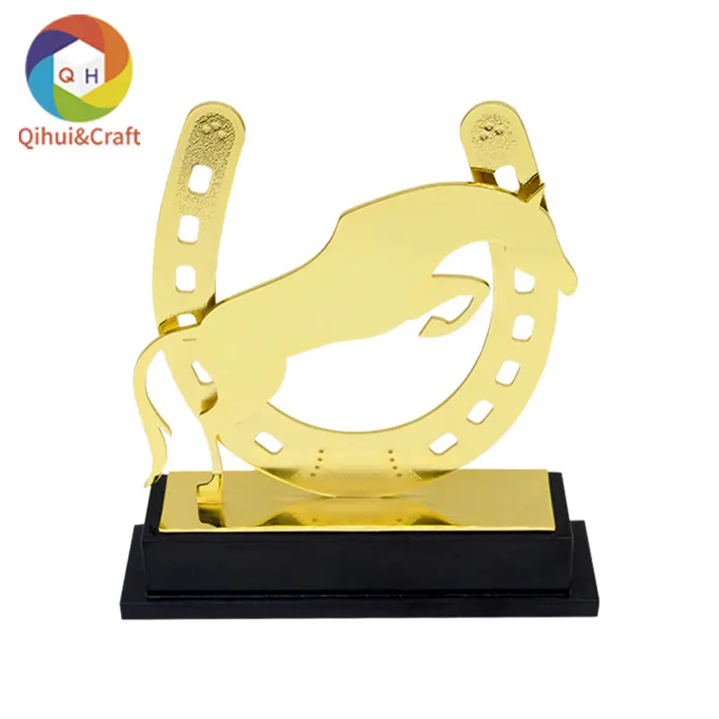 Trofeo di fabbrica Design creativo inciso 3D Logo a ferro di cavallo trofeo in metallo commemorativo personalizzato